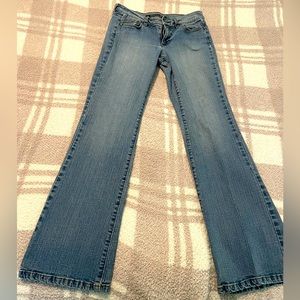 DKNY flare jeans. EUC. Size 7